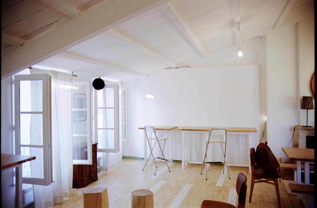 Logement Design A Loix-En-Re - 2 Etoiles - Centre Village Екстериор снимка